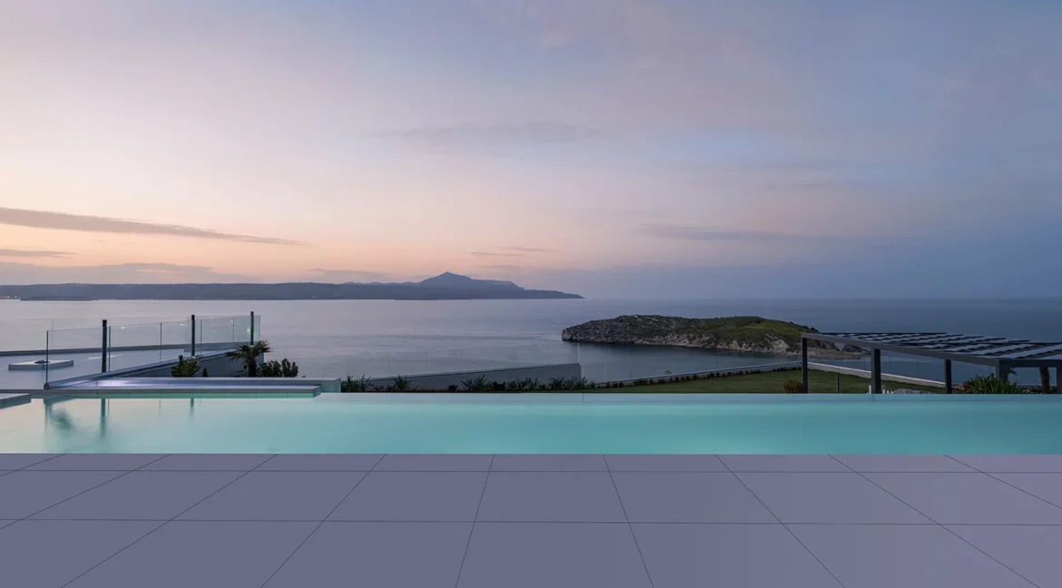 Seaside Luxury Villa with Panoramic Views in Chania, Crete 35