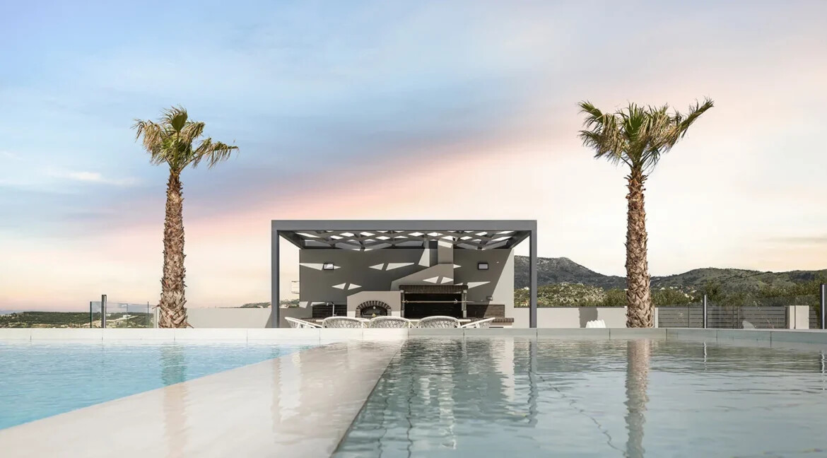 Seaside Luxury Villa with Panoramic Views in Chania, Crete 36