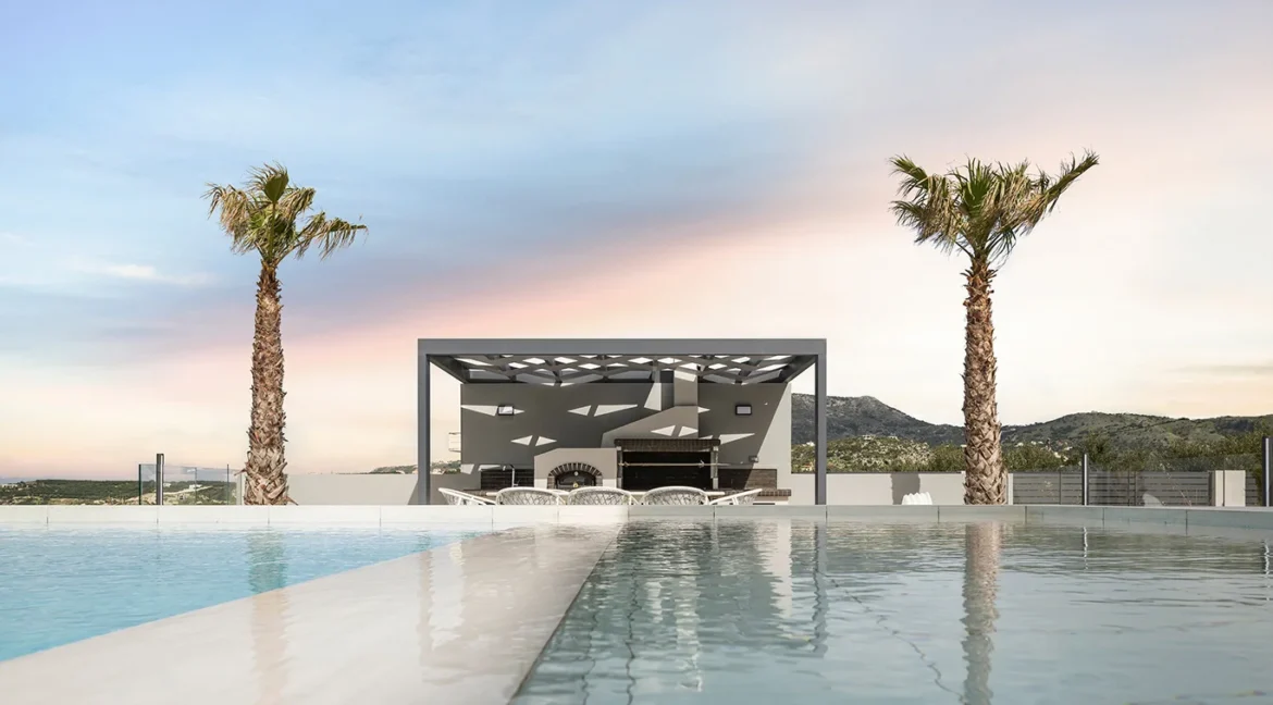 Seaside Luxury Villa with Panoramic Views in Chania, Crete 36
