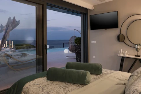 Seaside Luxury Villa with Panoramic Views in Chania, Crete 37
