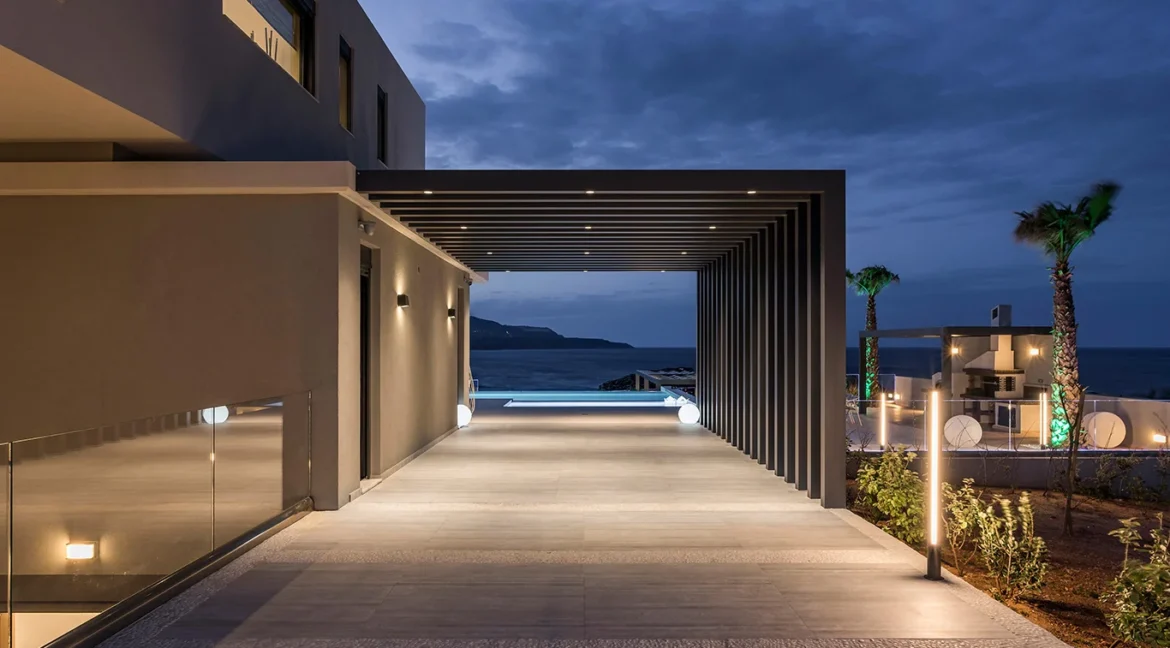 Seaside Luxury Villa with Panoramic Views in Chania, Crete 43