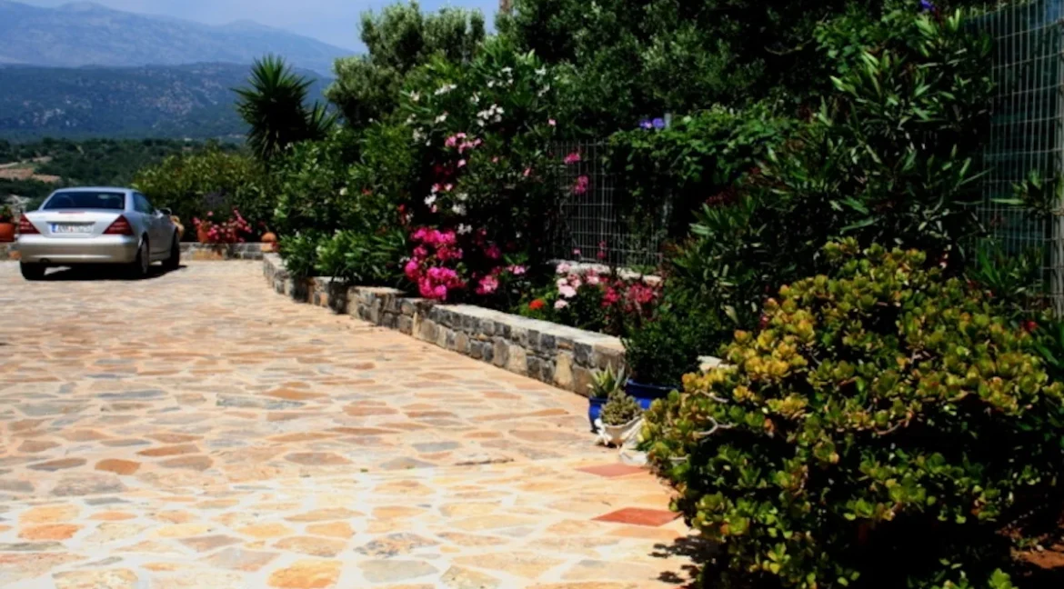 Villa with Pool & Sea Views in Agios Nikolaos Crete 10