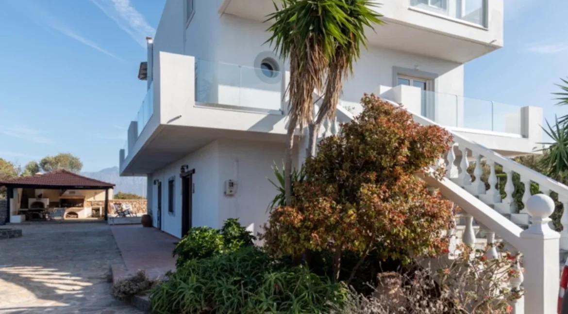 Villa with Pool & Sea Views in Agios Nikolaos Crete 11