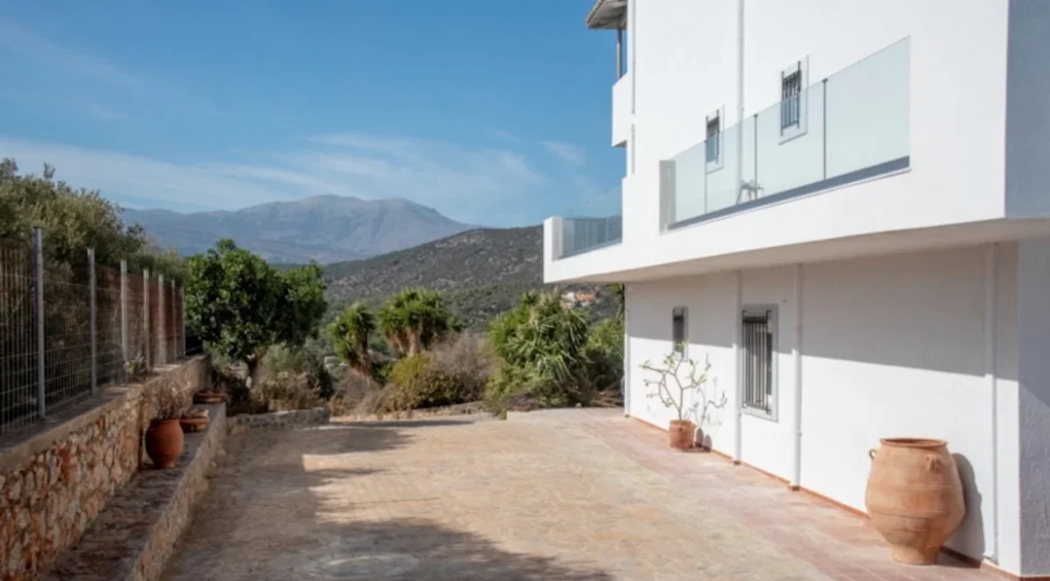 Villa with Pool & Sea Views in Agios Nikolaos Crete 26