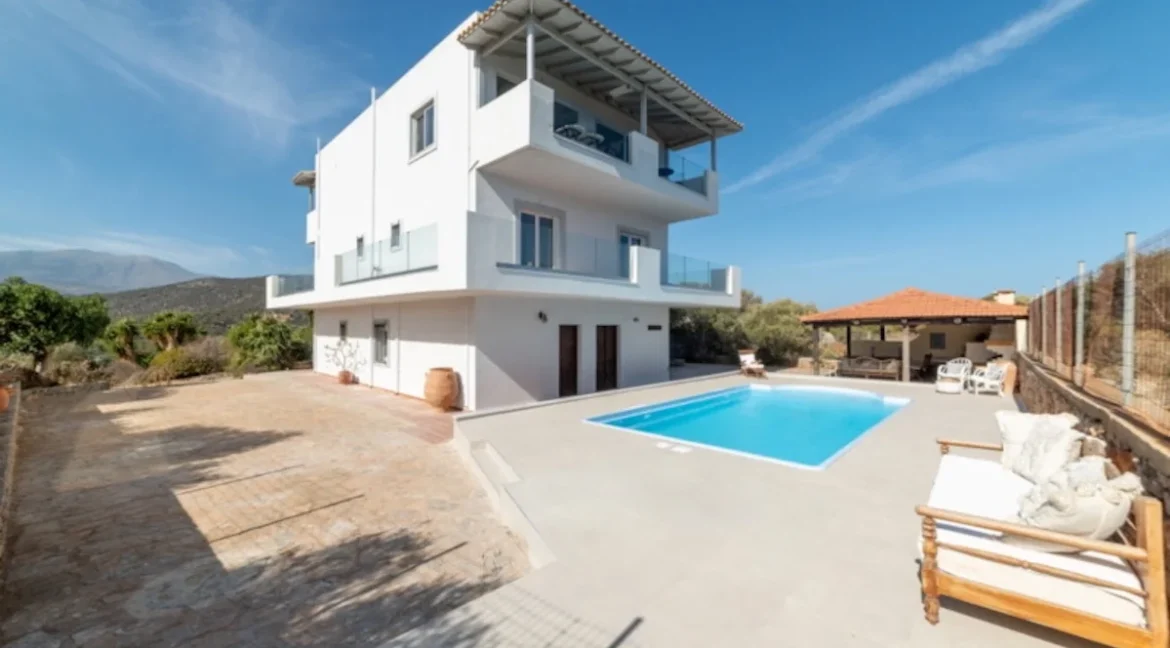 Villa with Pool & Sea Views in Agios Nikolaos Crete 27