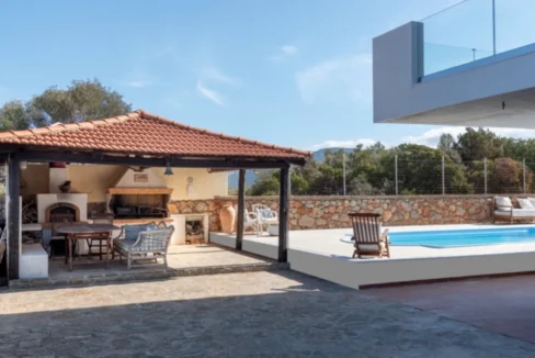 Villa with Pool & Sea Views in Agios Nikolaos Crete 4