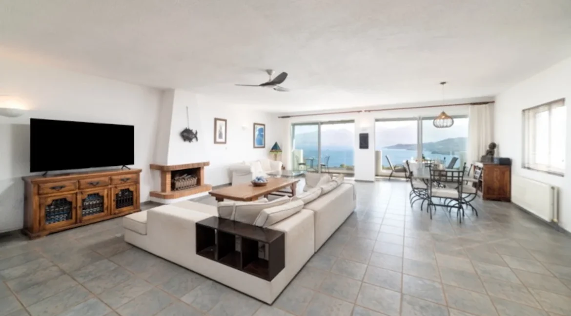 Villa with Pool & Sea Views in Agios Nikolaos Crete 47