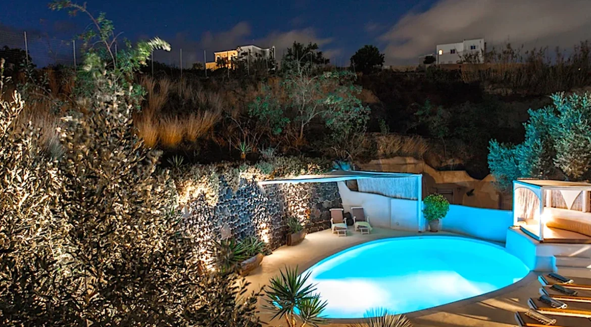 Big Estate in Santorini Megalochori for sale 26