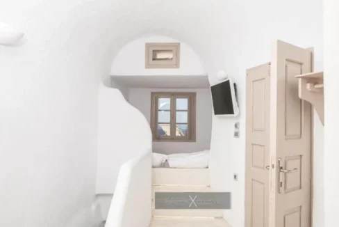 Luxurious Villa for Sale in Santorini, Fira 15