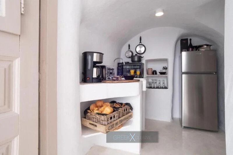 Luxurious Villa for Sale in Santorini, Fira 19