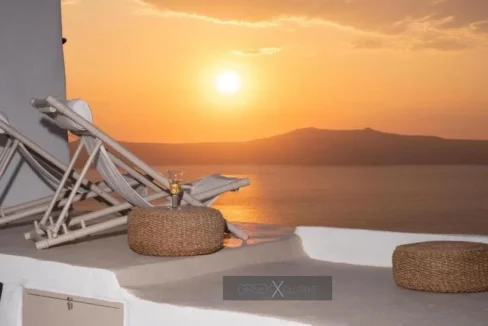 Luxurious Villa for Sale in Santorini, Fira 2