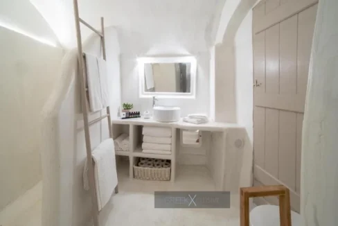 Luxurious Villa for Sale in Santorini, Fira 20