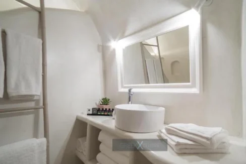 Luxurious Villa for Sale in Santorini, Fira 21