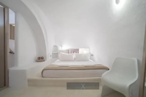 Luxurious Villa for Sale in Santorini, Fira 22