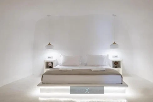 Luxurious Villa for Sale in Santorini, Fira 25