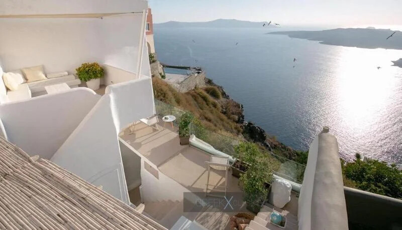 Luxurious Villa for Sale in Santorini, Fira 3