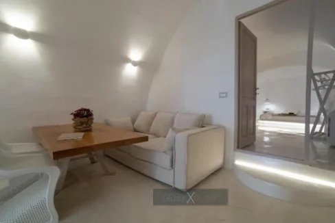 Luxurious Villa for Sale in Santorini, Fira 30