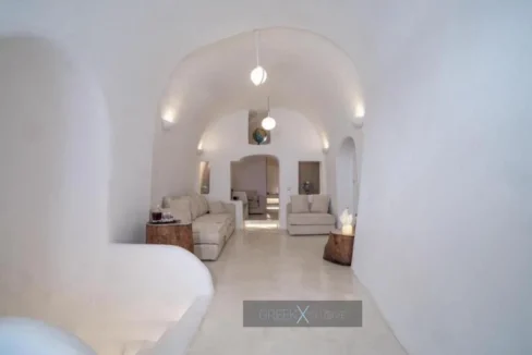 Luxurious Villa for Sale in Santorini, Fira 33