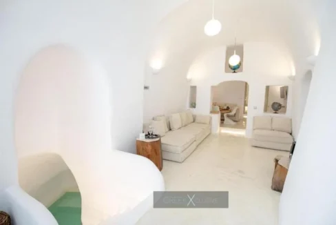 Luxurious Villa for Sale in Santorini, Fira 34