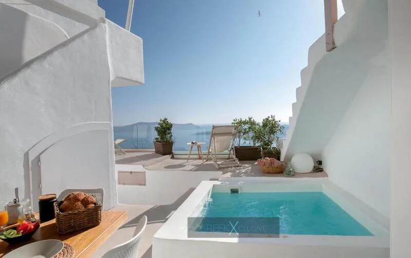 Luxurious Villa for Sale in Santorini, Fira 37