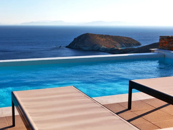 Luxurious Villa with Breathtaking Views in Kea, Greece