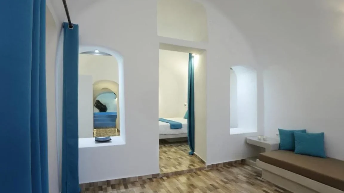 Traditional Residences in Mesaria, Santorini - For Sale 13