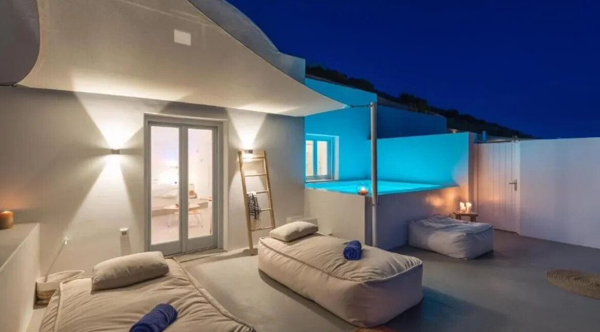 2 Luxury Villas Santorini for sale 20