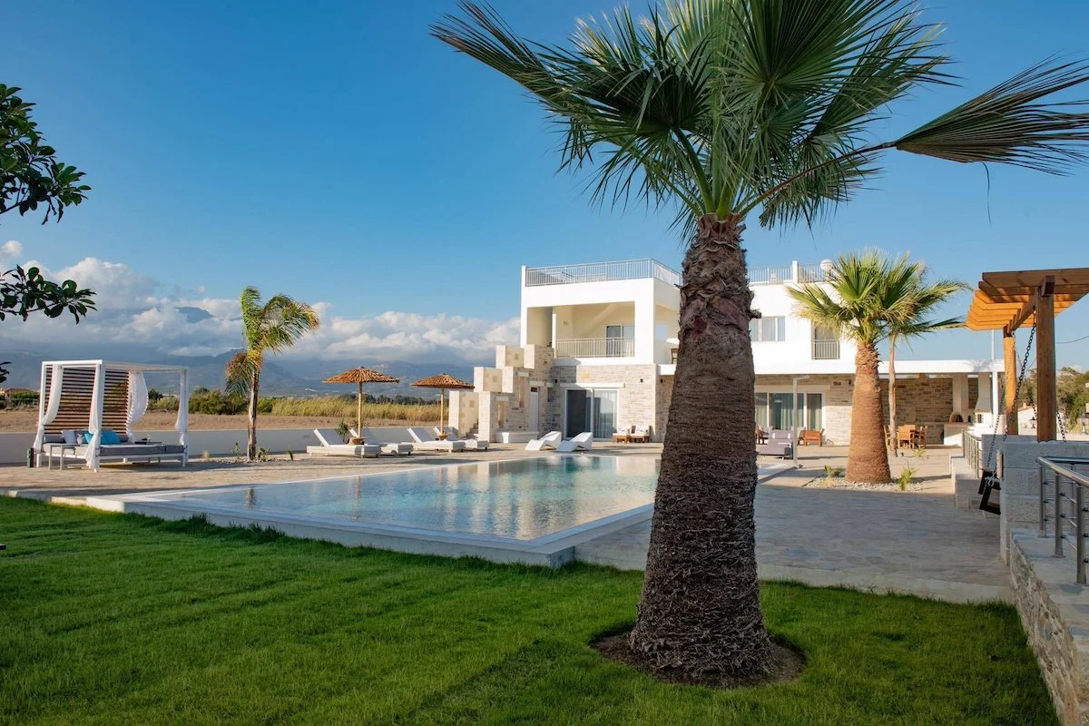 Luxurious beachfront villa for sale in South Crete
