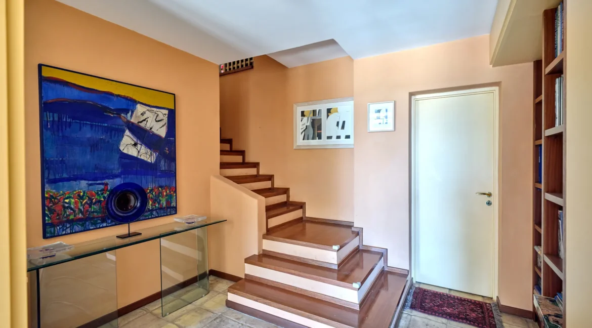 Spectacular villa in Athens for sale 11