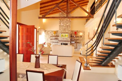 luxury Villa for sale in Corfu with private pool 10