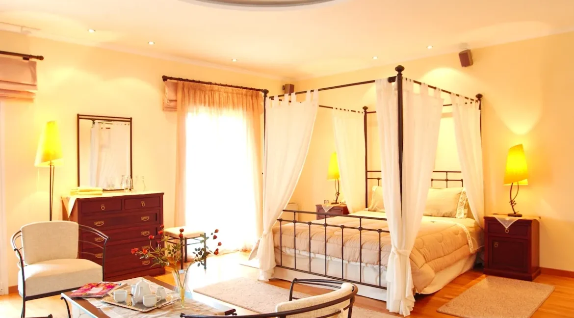 luxury Villa for sale in Corfu with private pool 11