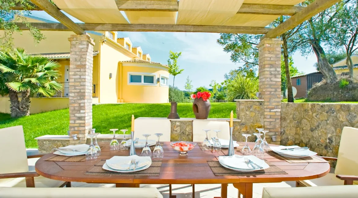 luxury Villa for sale in Corfu with private pool 7