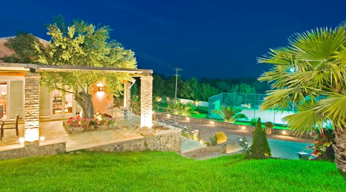 luxury Villa for sale in Corfu with private pool 8