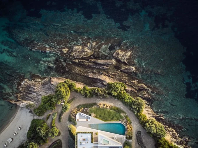 Seafront Mansion in Halkidiki for sale
