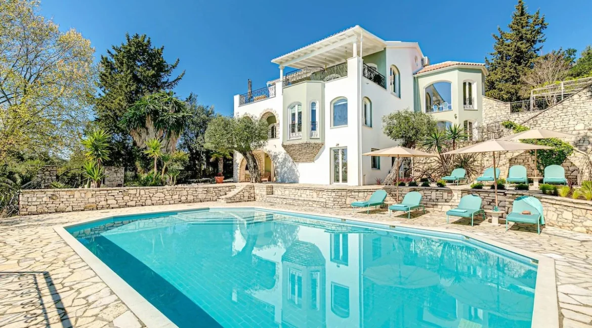 Sea views Villa in Corfu for sale