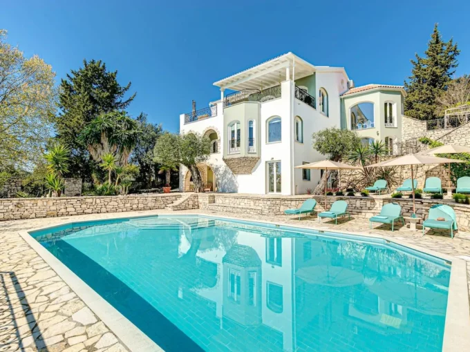 Sea views Villa in Corfu for sale