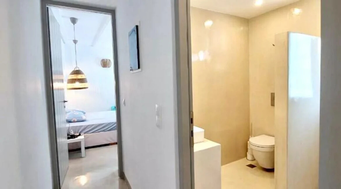 Charming ground floor house for sale in Paros 10