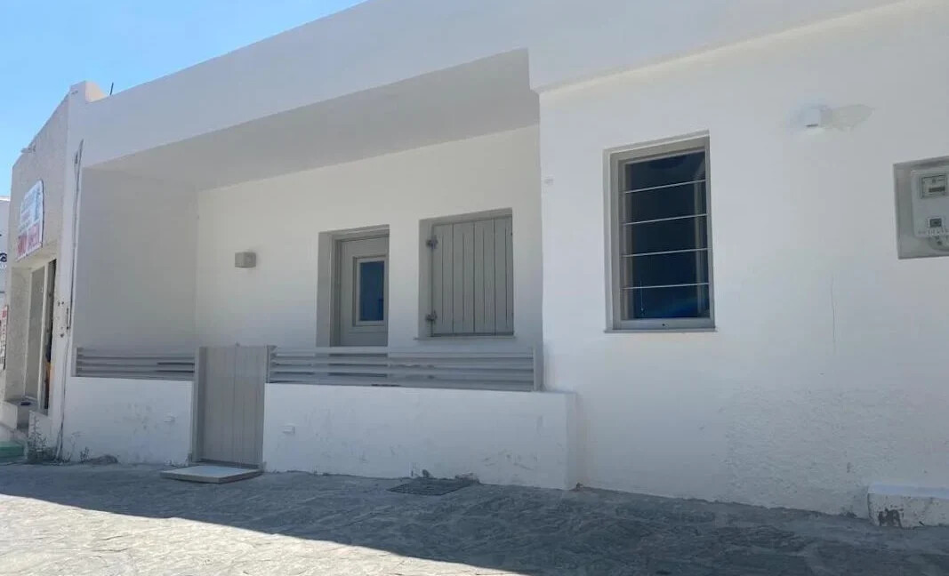 Charming ground floor house for sale in Paros 14