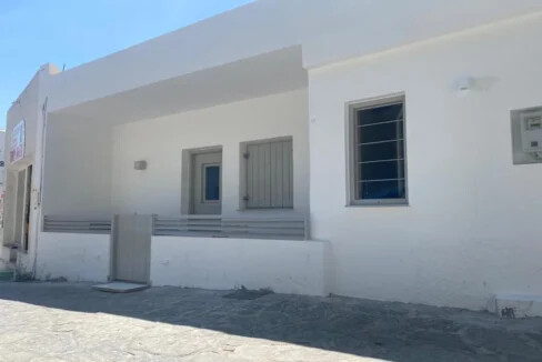 Charming ground floor house for sale in Paros 14