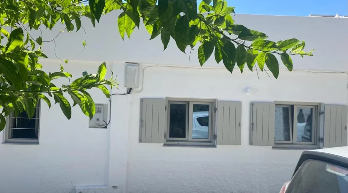 Charming ground floor house for sale in Paros 15