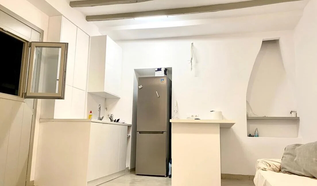 Charming ground floor house for sale in Paros 20