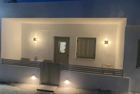 Charming ground floor house for sale in Paros 24