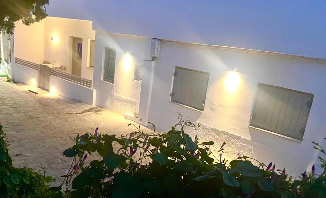 Charming ground floor house for sale in Paros 26