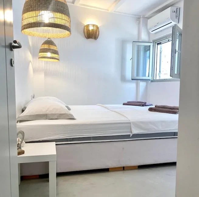 Charming ground floor house for sale in Paros 3