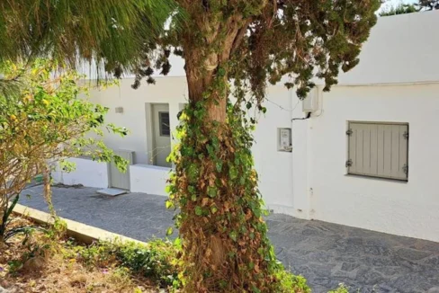 Charming ground floor house for sale in Paros 5