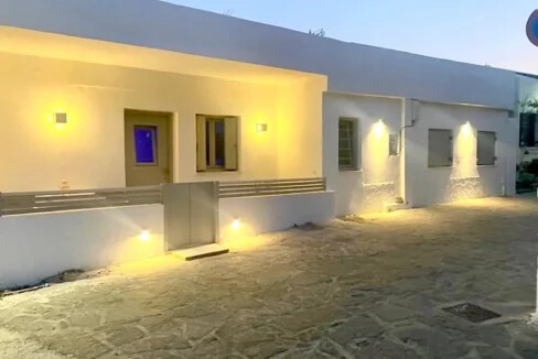 Charming ground floor house for sale in Paros 6