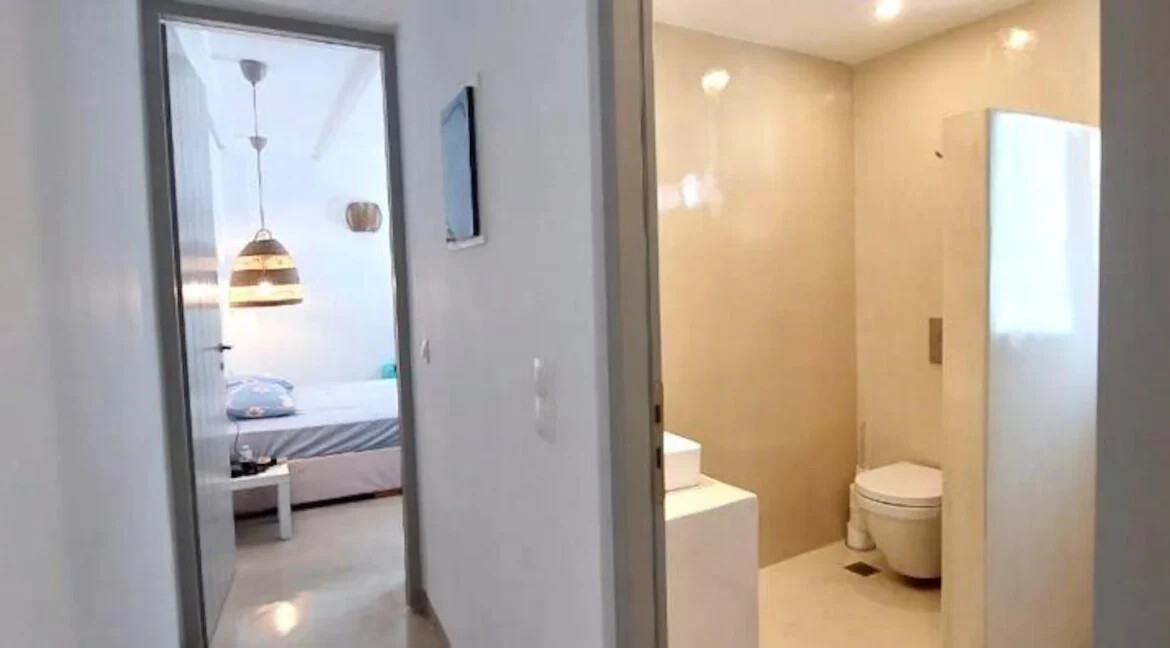 Charming ground floor house for sale in Paros 7