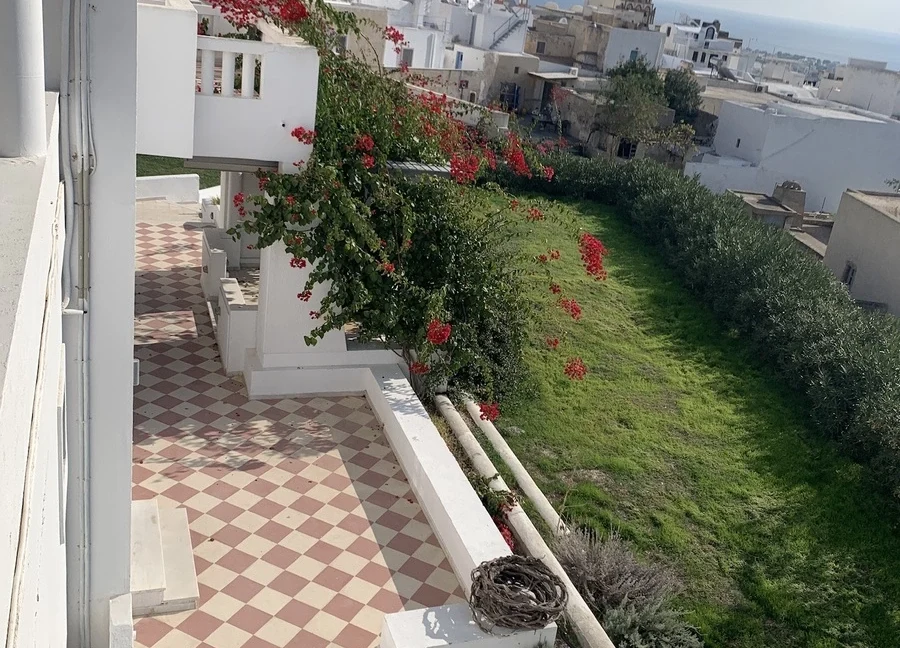 House for sale in Santorini 2