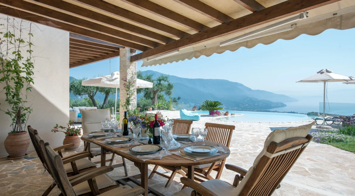 Luxurious Hillside Villa for sale in Corfu 16