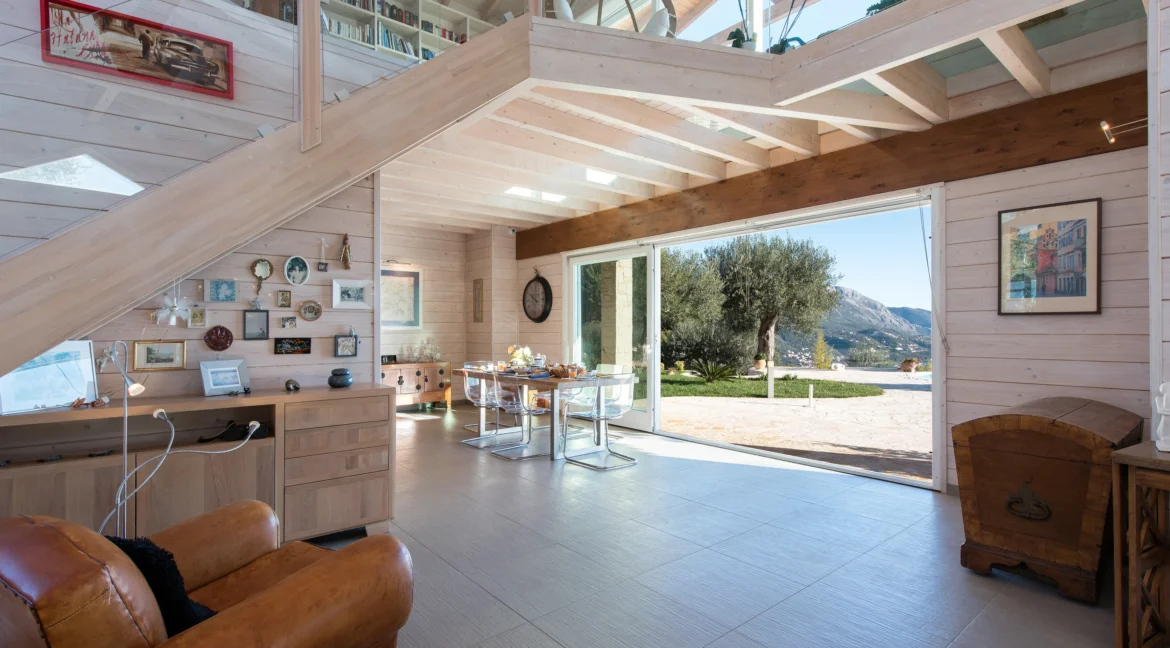 Luxurious Hillside Villa for sale in Corfu 37